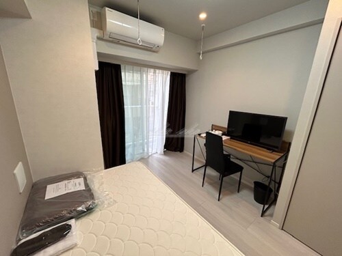 物件内観写真15　(ベッド、机椅子、テレビ等リブマックス仕様の家具家電付き)