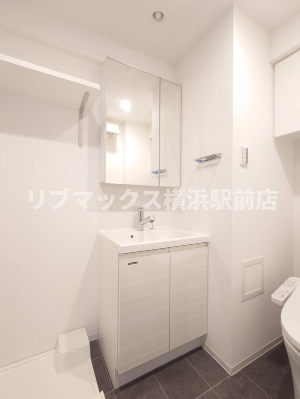 独立洗面台