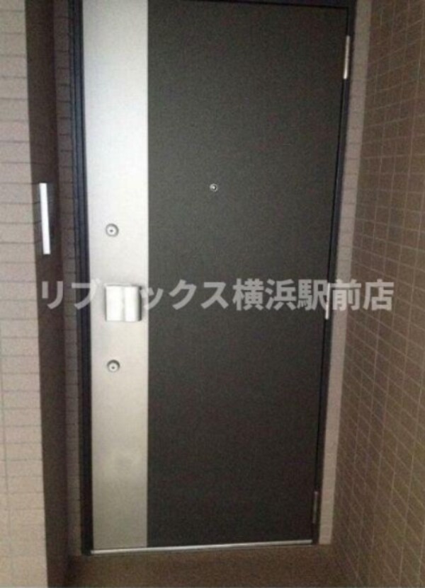 玄関(同タイプ別住戸)