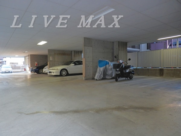 駐車場(バイク置場・敷地内駐車場)