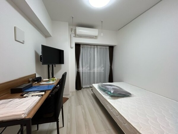 居室(ベッド、机椅子、テレビ等リブマックス仕様の家具家電付き)