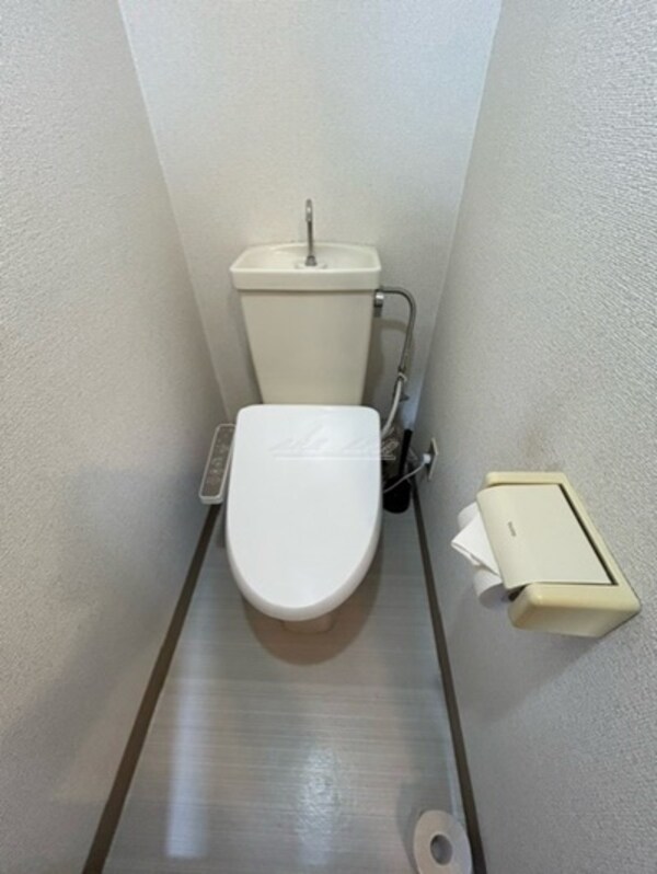 トイレ(備え付け家具備品（同仕様）)