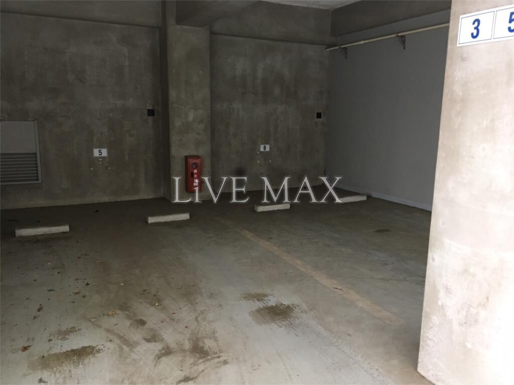 物件外観写真3　(駐車場)