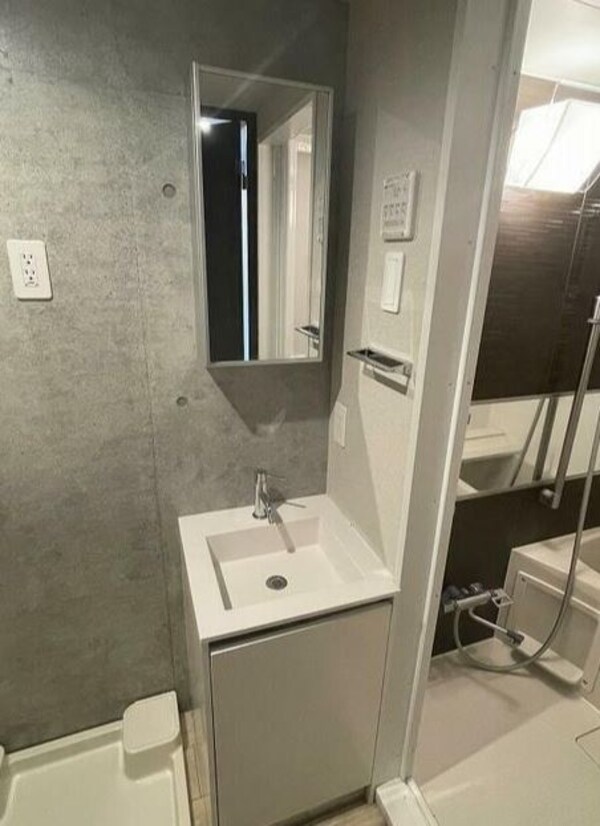 独立洗面台