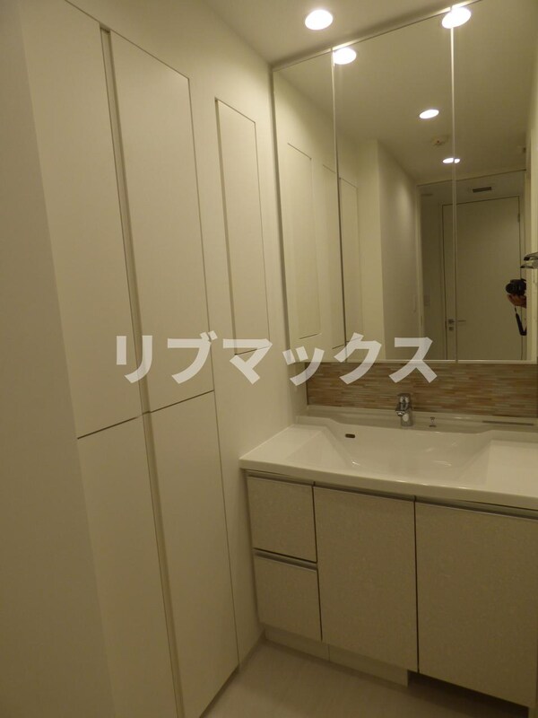 独立洗面台