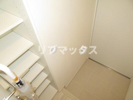 物件内観写真19　(玄関・下駄箱)