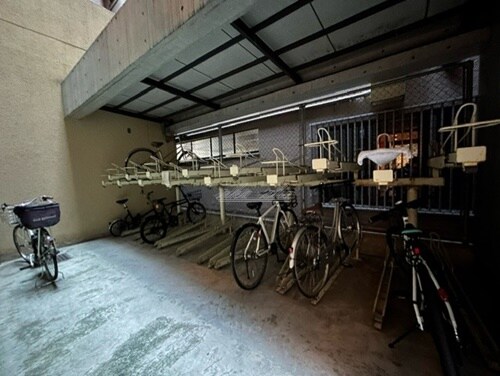 物件内観写真14　(駐輪場)