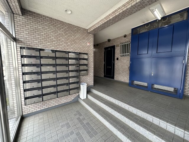 物件外観写真2　(洗濯機が付いてます)