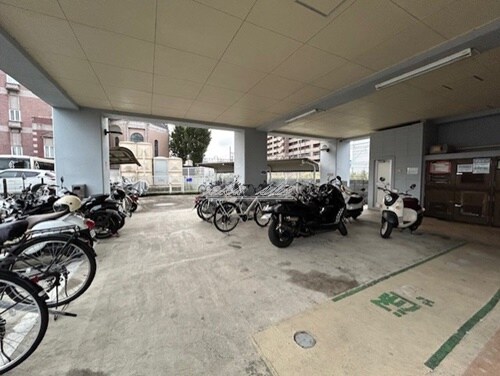 物件内観写真13　(備え付け家具備品（同仕様）)