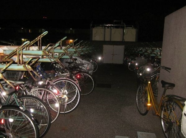 物件外観写真4　(駐輪場)