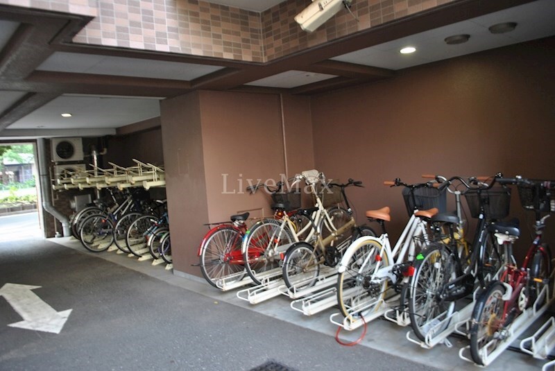 物件内観写真14　(駐輪場)