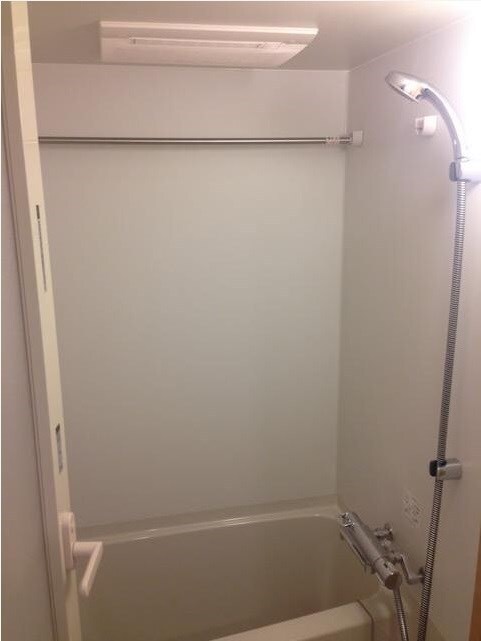 物件内観写真5　(浴室乾燥機付き)