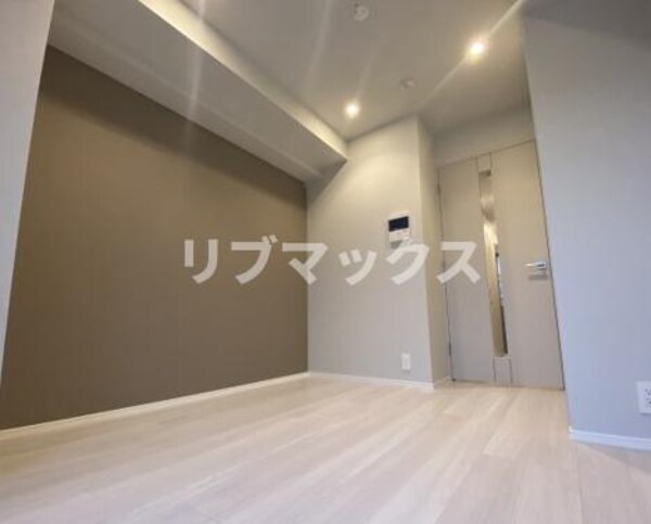 居室(ベッド、机椅子、テレビ等リブマックス仕様の家具家電付き)