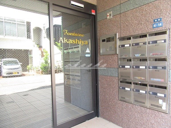 物件外観写真2　(オートロック付き)