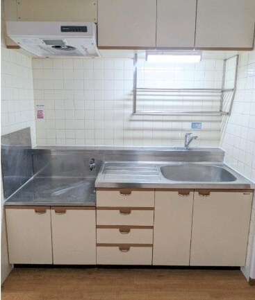 物件内観写真16　(ファミリーマート 川崎東田町店（10m）)