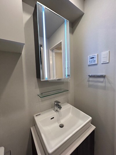 物件内観写真10　(洗濯機、掃除機等リブマックス仕様の家具家電付き)