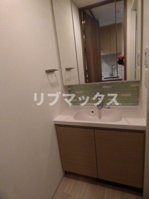 独立洗面台