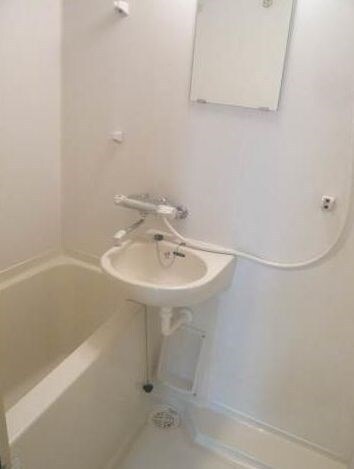 物件内観写真6　(バス･トイレ別、浴室乾燥機あり。)