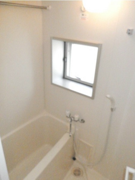物件内観写真6　(浴室乾燥機あり)