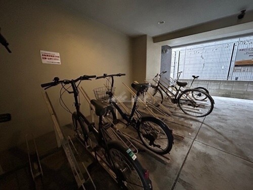 物件内観写真14　(駐輪場)