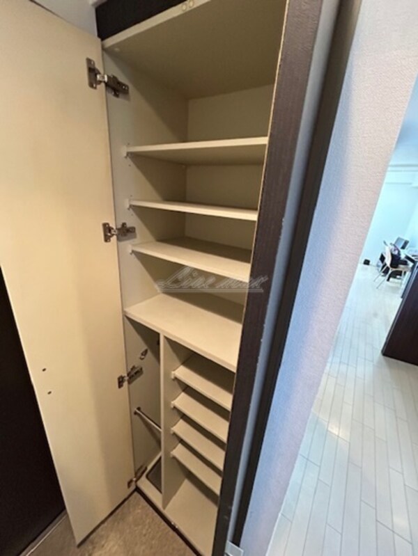 建物設備(上部収納)