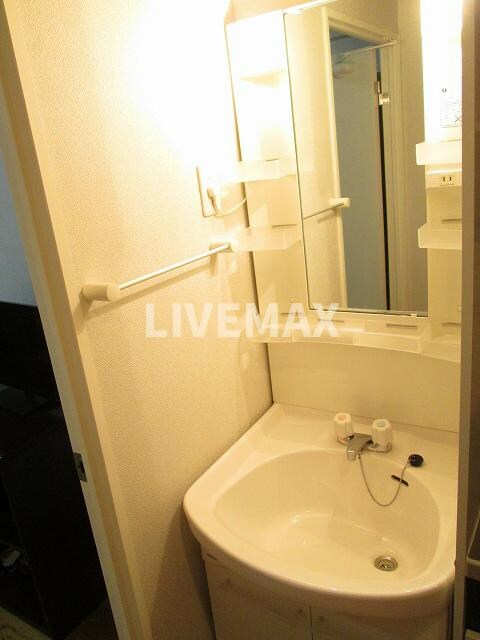 物件内観写真8　(洗面台)