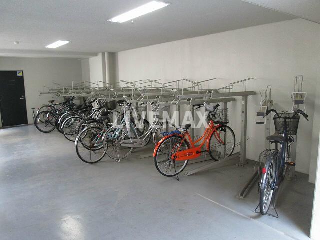 物件内観写真13　(駐輪場)