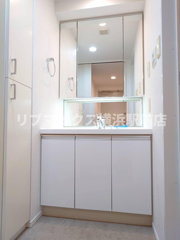 独立洗面台