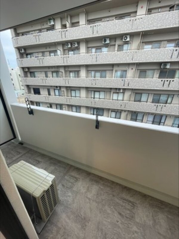 バルコニー(同じ間取りの別号室の写真となっております。)