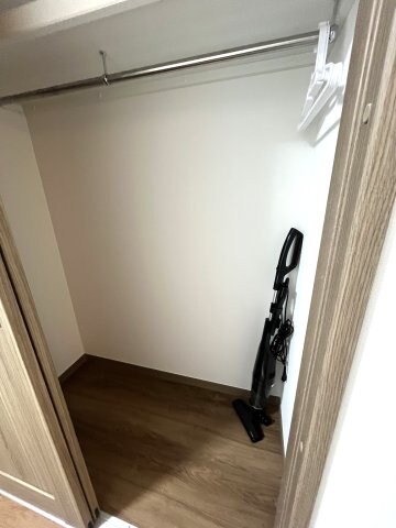 物件内観写真12　(現状優先します（別号室の写真です）)