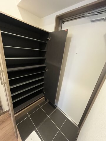 物件内観写真13　(現状優先します（別号室の写真です）)