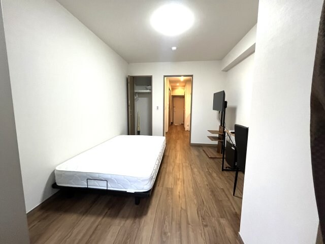 物件内観写真4　(現状優先します（別号室の写真です）)