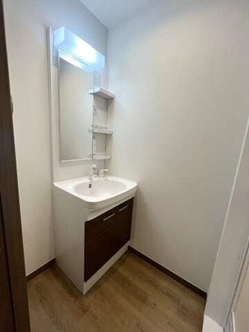 物件内観写真8　(現状優先します（別号室の写真です）)