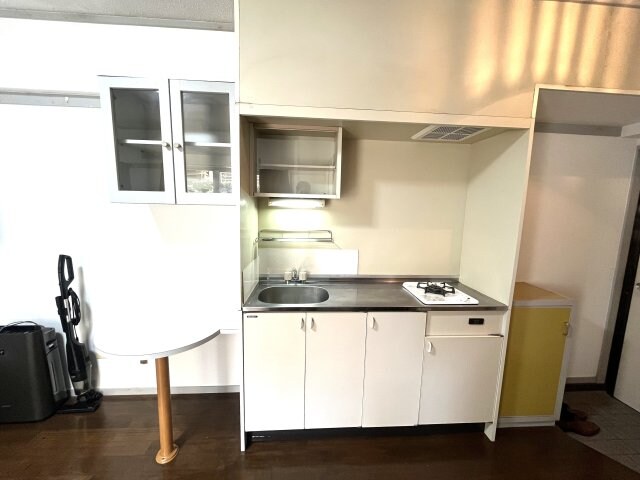 物件内観写真4　(別号室の写真です（現状を優先します）)