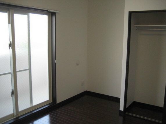 物件内観写真4　(別号室の写真となります)