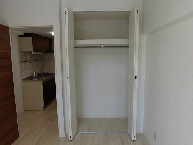 物件内観写真9　(別号室です。現状を優先します)