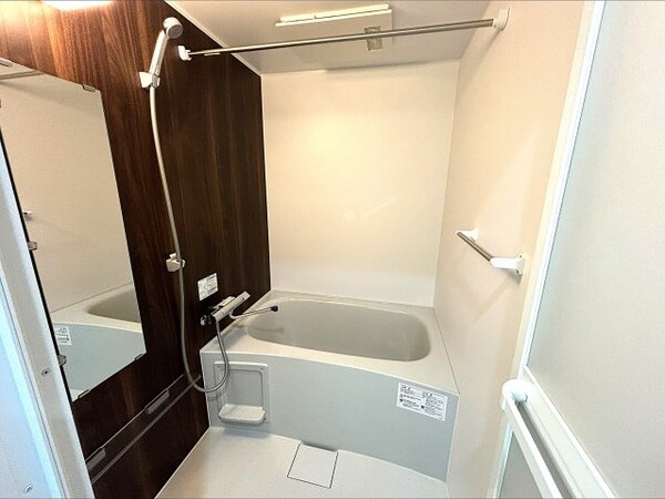 浴室(※別号室の写真となります。イメージ、現状優先。)