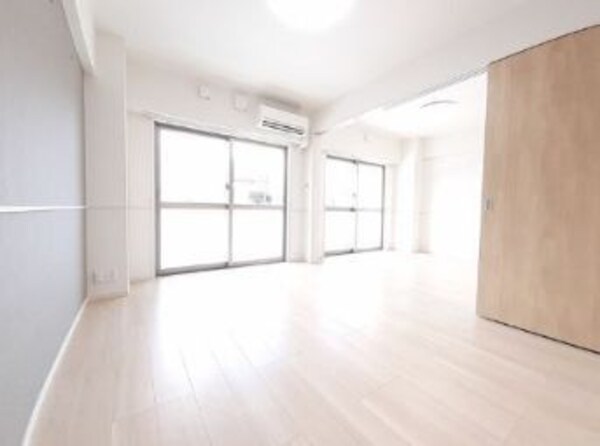 寝室(建築中の為、施工会社様が同じ類似物件の室内写真となります。現)