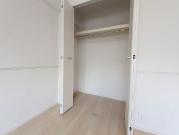 収納(建築中の為、施工会社様が同じ類似物件の室内写真となります。現)