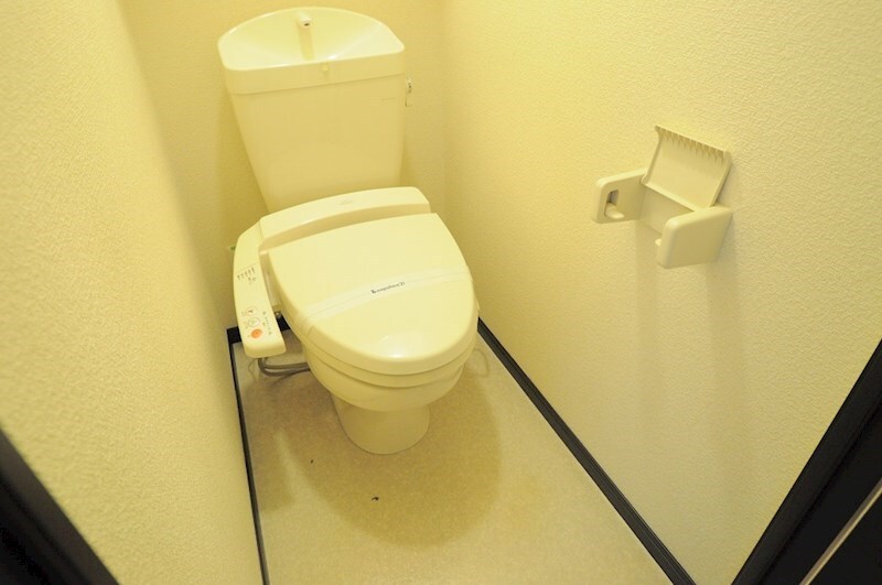 物件内観写真11　(別号室の写真となります。)