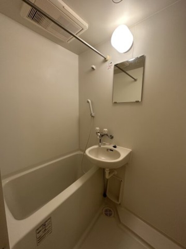 浴室(別物件の写真です。イメージ写真。現状を優先します。)