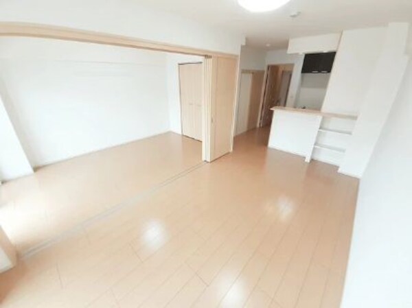 居室(反転タイプの写真となります。)