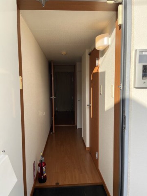 玄関(※別号室の写真となります。現状優先。)
