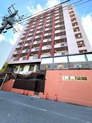エステート久茂地外観写真