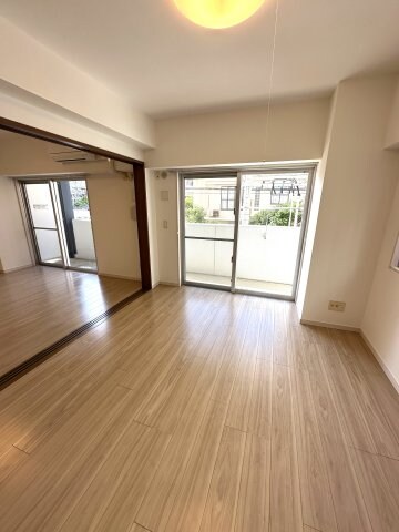 物件内観写真2　(別号室の写真となります（イメージ写真・現状を優先します）)