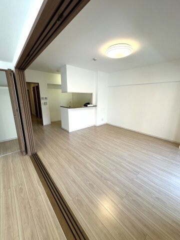 物件内観写真5　(別号室の写真となります（イメージ写真・現状を優先します）)