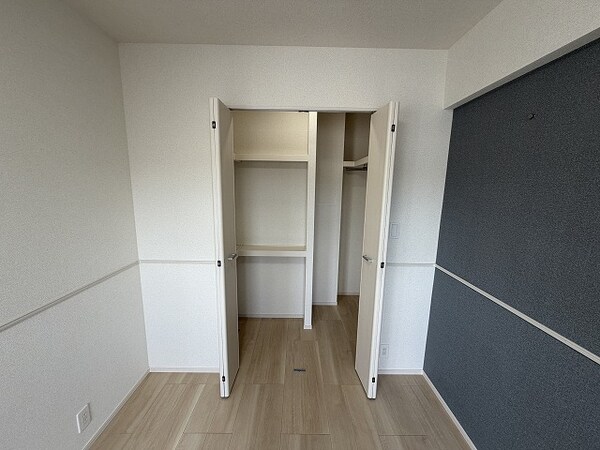 収納(類似物件の反転タイプの間取りです（イメージ写真　現状優先）)