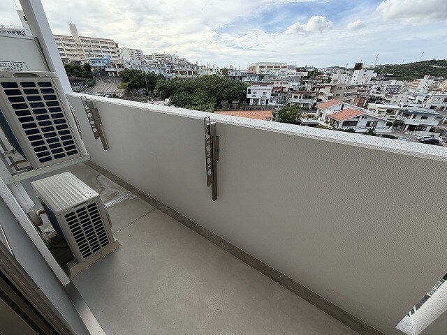 物件内観写真12　(類似物件の反転タイプの間取りです（イメージ写真　現状優先）)