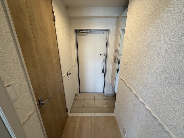 物件内観写真8　(類似物件の反転タイプの間取りです（イメージ写真　現状優先）)