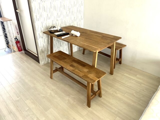 物件内観写真6　(内装は落ち着いています)